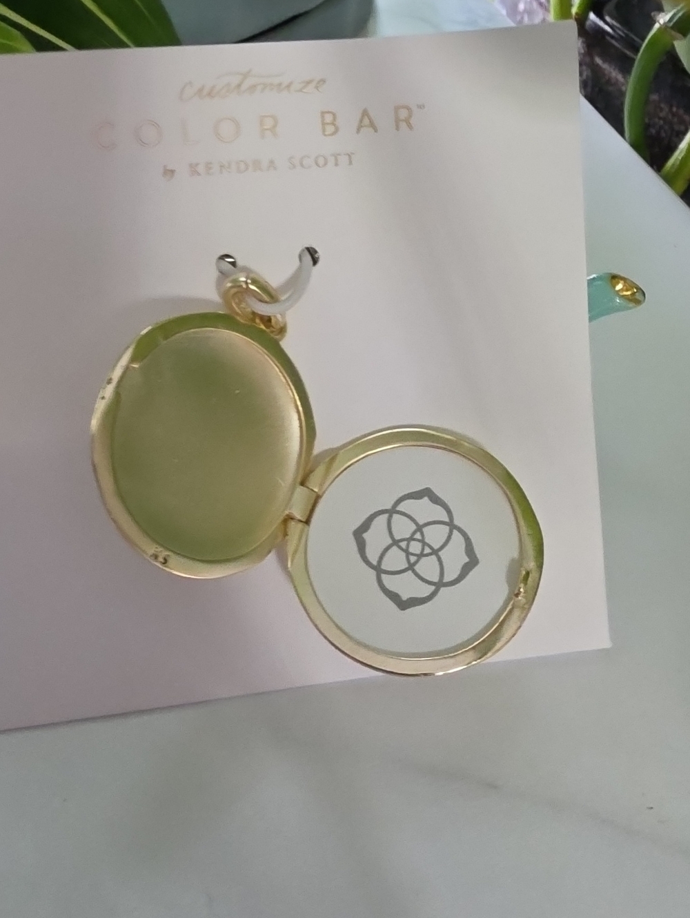 Kendra Scott Gold Compact Locket